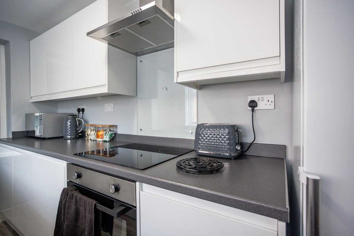 2 bed, 1 bath | GF | FREE Street Parking | FREE Fortnightly Clean | Lily Avenue NE22 in NE22 5BB, Bedlington, Northumberland, England, United Kingdom - Property image 10 - VivreStays
