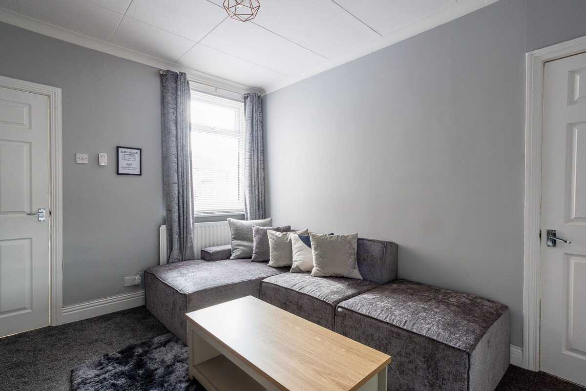 2 bed, 1 bath | GF | FREE Street Parking | FREE Fortnightly Clean | Lily Avenue NE22 in NE22 5BB, Bedlington, Northumberland, England, United Kingdom - Property image 13 - VivreStays