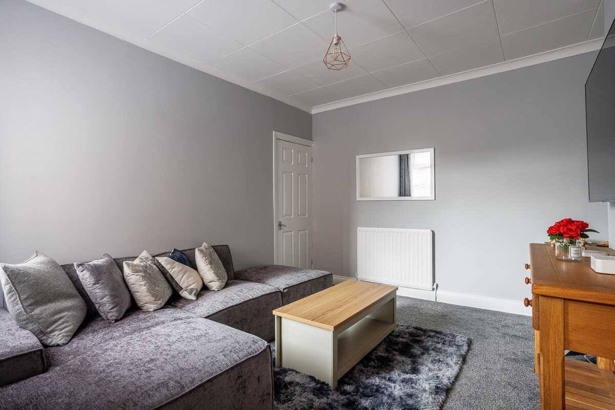 2 bed, 1 bath | GF | FREE Street Parking | FREE Fortnightly Clean | Lily Avenue NE22 in NE22 5BB, Bedlington, Northumberland, England, United Kingdom - Property image 18 - VivreStays