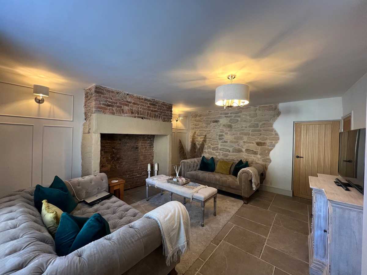 3 bed, 1 bath | FREE Parking | Bullers Green NE61 serviced apartment - Morpeth - VivreStays