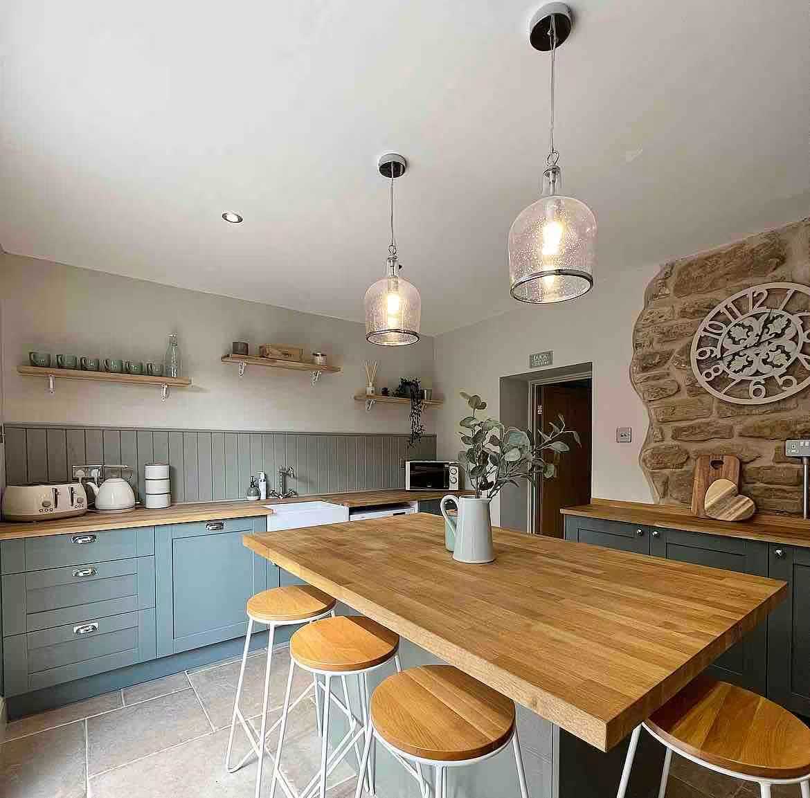 3 bed, 1 bath | FREE Parking | Bullers Green NE61 in NE61 1DF - Property image 2 - VivreStays