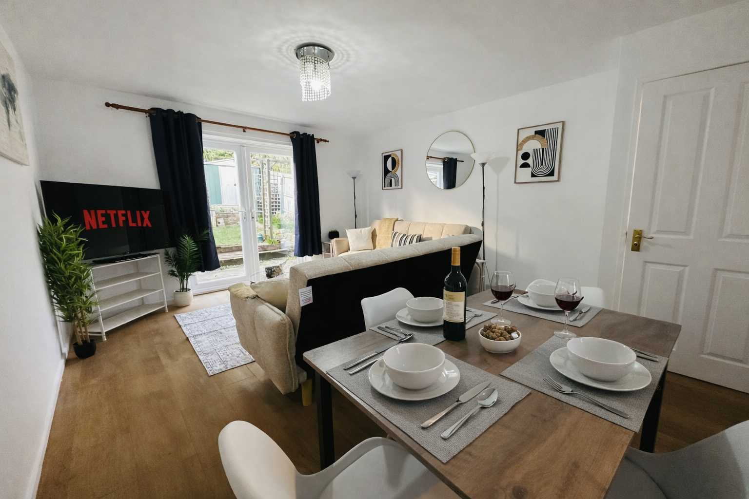 4 Bed Cosy Home, Free Parking, Dedicated Workspace in 17 Chaundler Road, Winchester, SO23 7HW, United Kingdom - Property image 16 - VivreStays