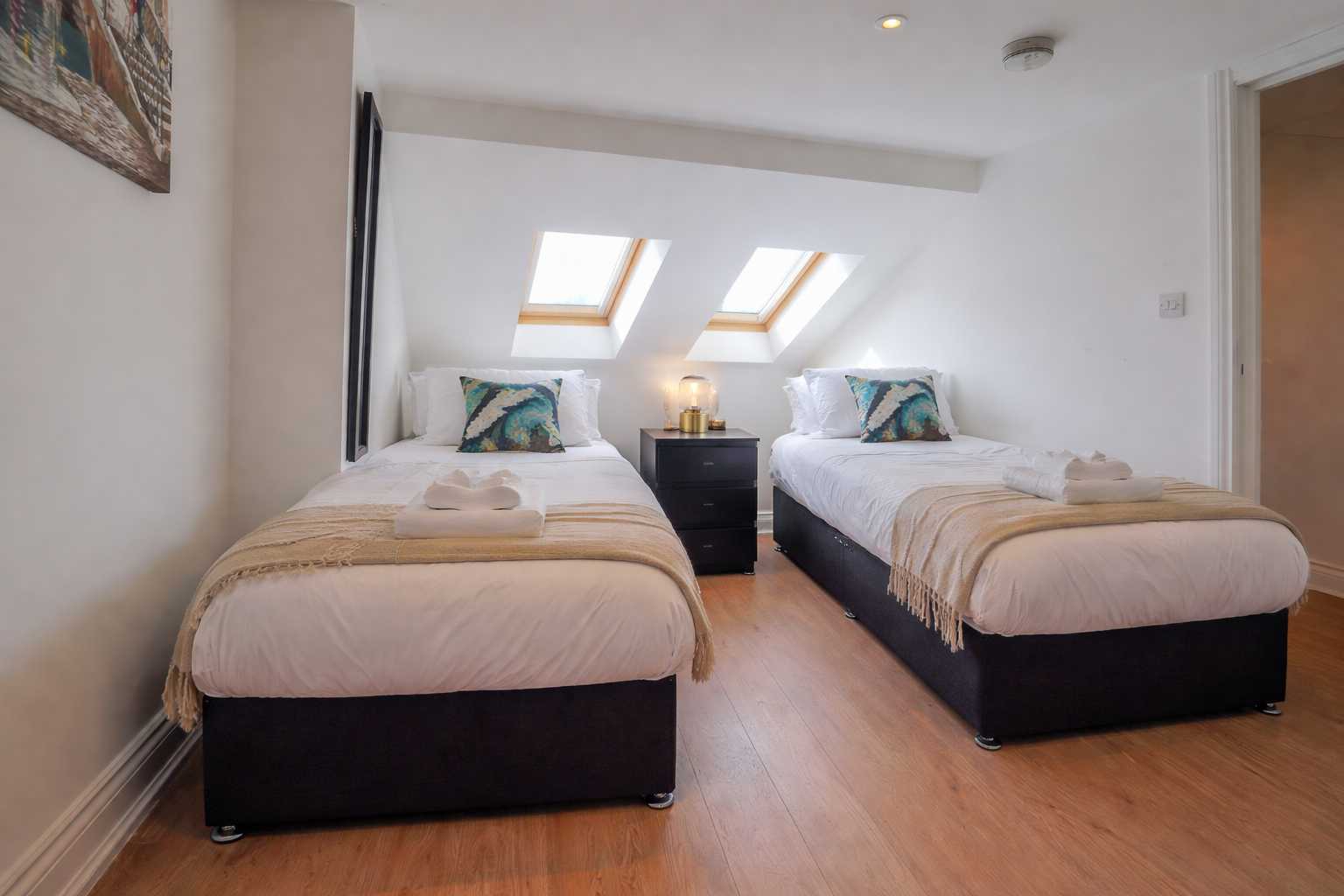 Cosy 4BR Home, Central Bromley, Bromley South Station in 27 Bromley Gardens, BR2 0ES - Property image 6 - VivreStays