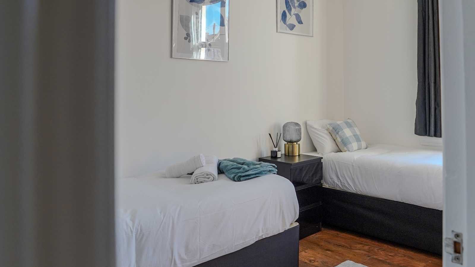 Cosy 4BR Home, Central Bromley, Bromley South Station in 27 Bromley Gardens, BR2 0ES - Property image 16 - VivreStays