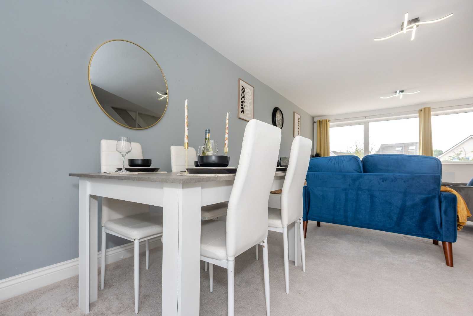 4 Bed Home, Driveway, Dedicated workspace in 75 Place Farm Avenue, Orpington, BR6 8DG, United Kingdom - Property image 12 - VivreStays