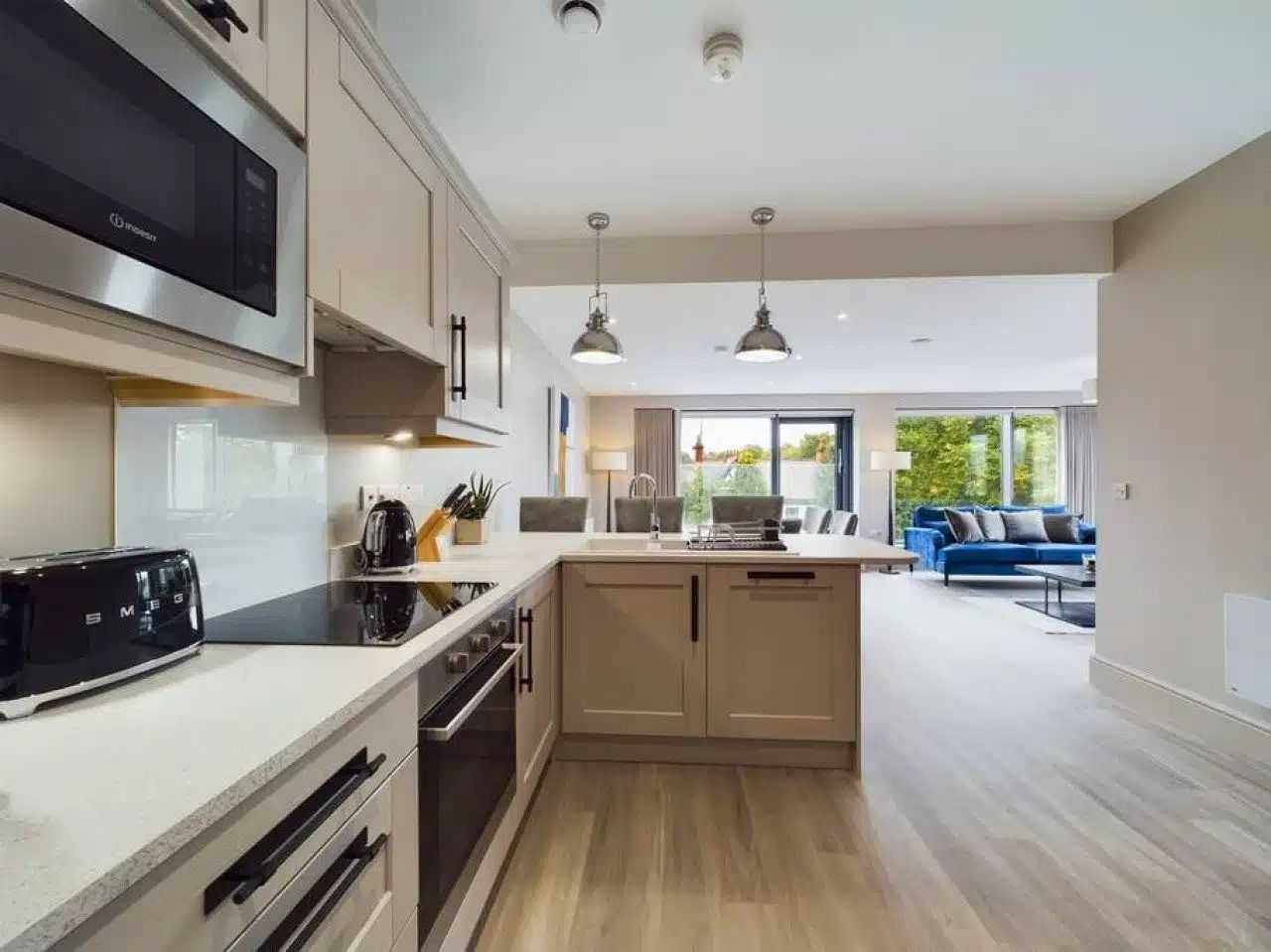 Lesley House Apartments by StaySavvy Accommodation | 2 bedrooms (2) serviced apartment - Belfast - VivreStays