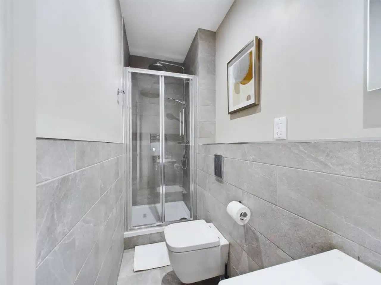 Lesley House Apartments by StaySavvy Accommodation | 2 bedrooms (2) in 601 Lisburn Road, BT9 7GS - Property image 12 - VivreStays