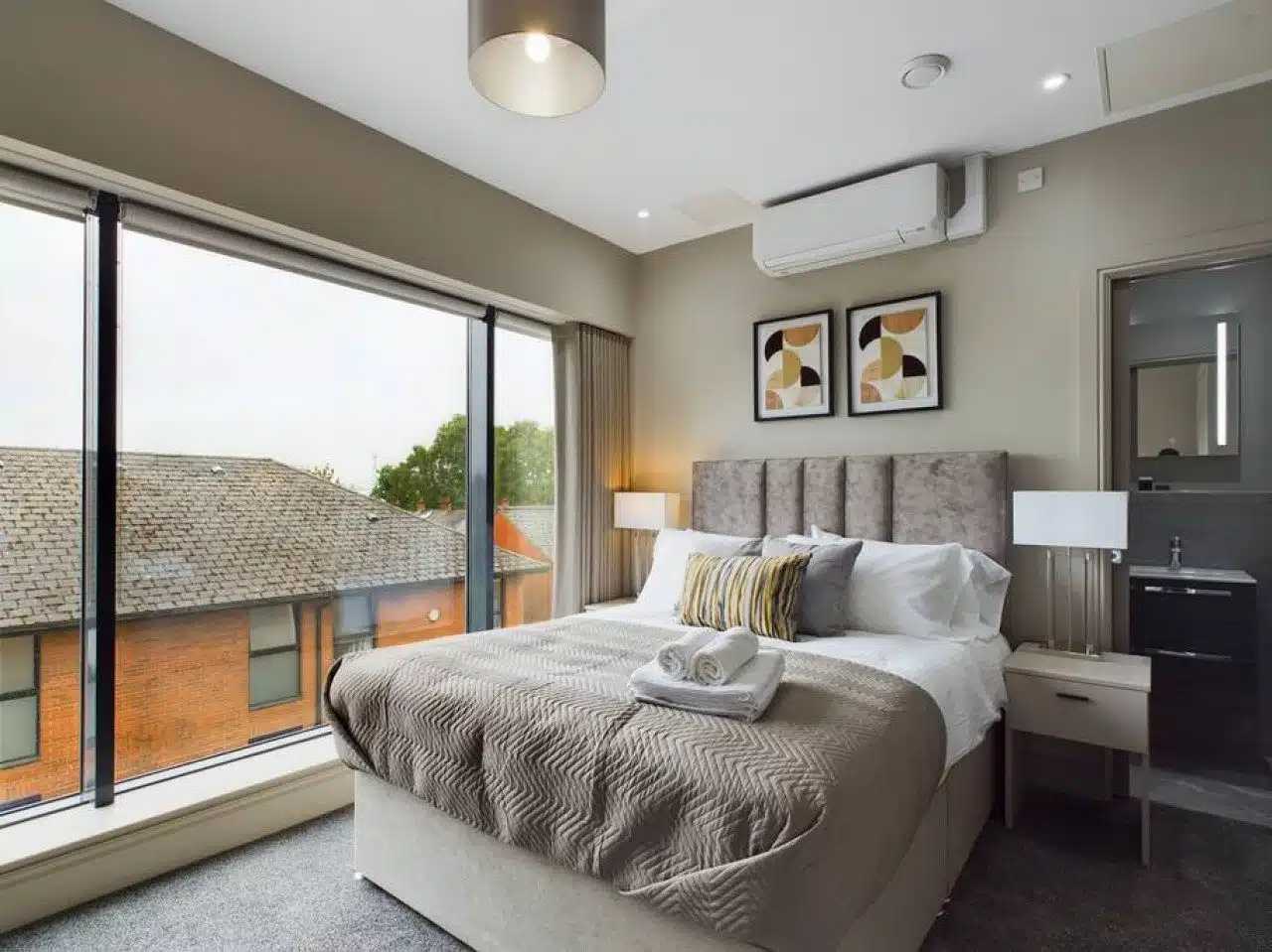 Lesley House Apartments by StaySavvy Accommodation | 2 bedrooms (2) in 601 Lisburn Road, BT9 7GS - Property image 17 - VivreStays