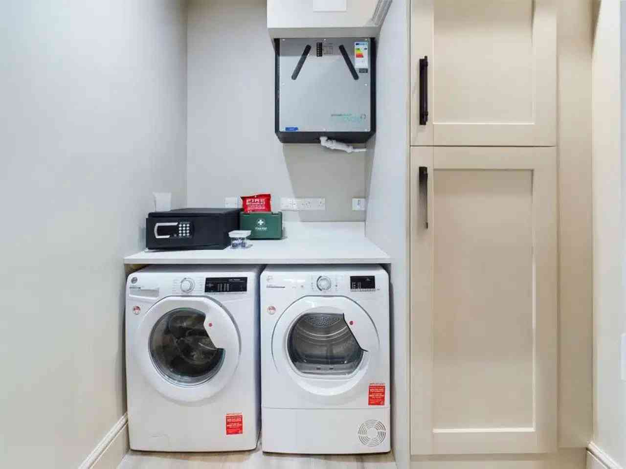 Lesley House Apartments by StaySavvy Accommodation | 2 bedrooms (2) in 601 Lisburn Road, BT9 7GS - Property image 18 - VivreStays