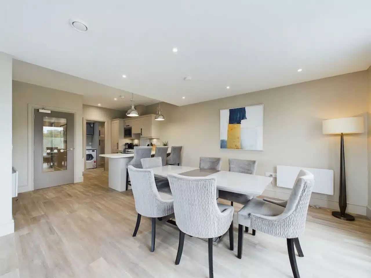 Lesley House Apartments by StaySavvy Accommodation | 2 bedrooms (2) in 601 Lisburn Road, BT9 7GS - Property image 25 - VivreStays