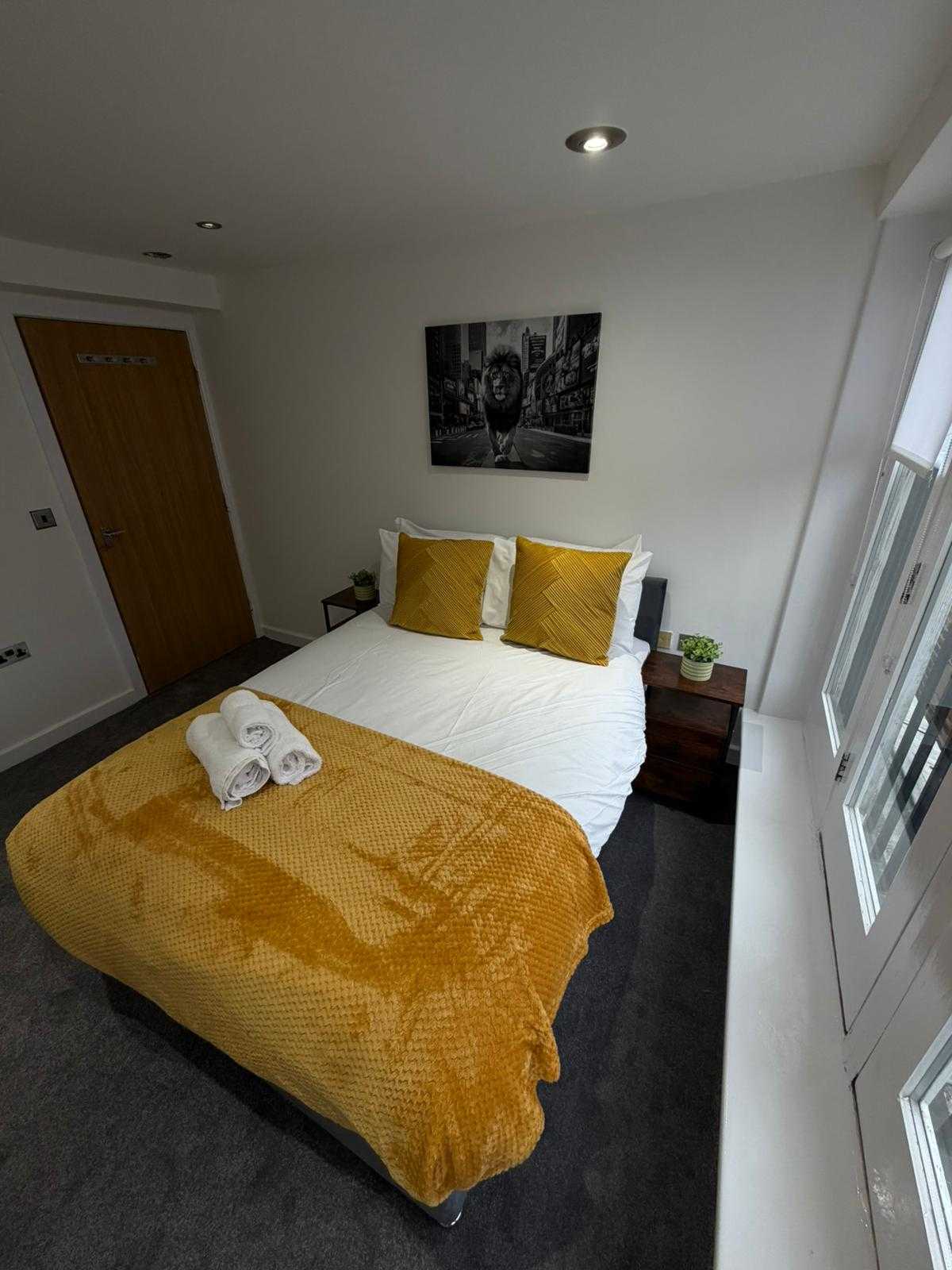 City Centre Duplex Apartment Liverpool by StaySavvy Accommodation (1) in 38 Victoria Street, Liverpool, L1 6BX, United Kingdom - Property image 2 - VivreStays