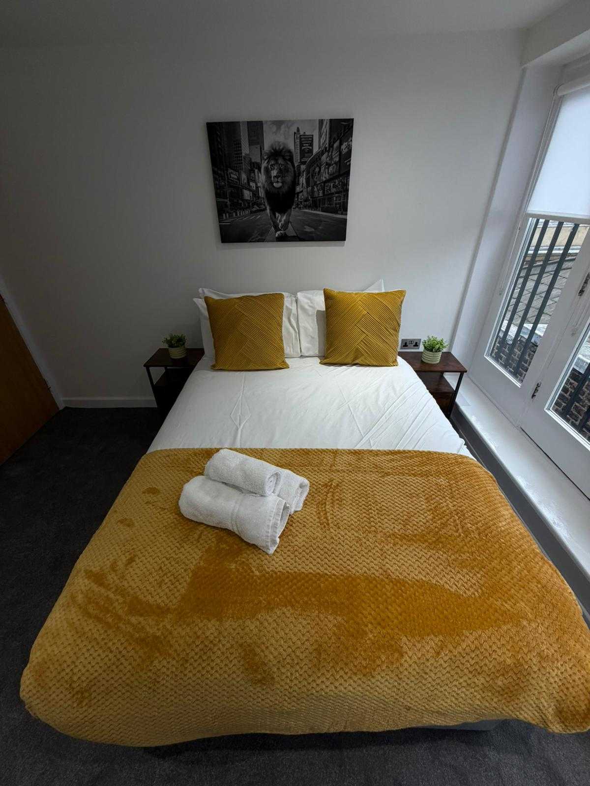 City Centre Duplex Apartment Liverpool by StaySavvy Accommodation (1) in 38 Victoria Street, Liverpool, L1 6BX, United Kingdom - Property image 14 - VivreStays