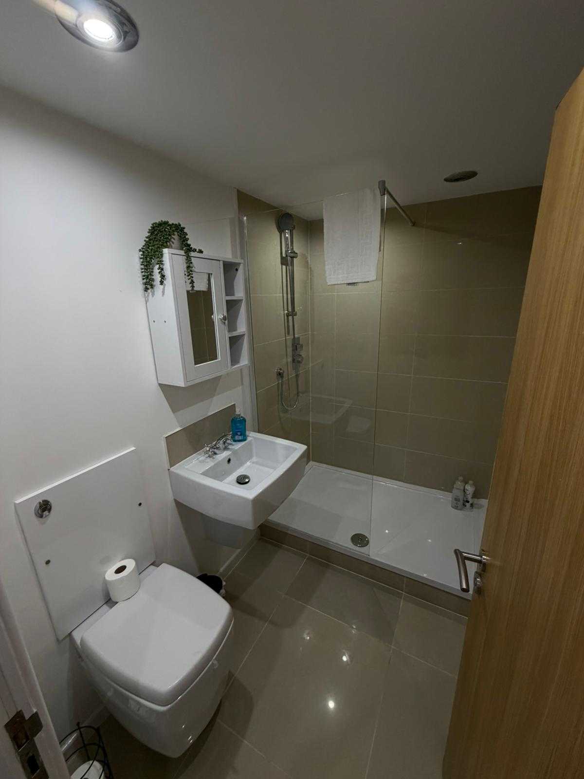City Centre Duplex Apartment Liverpool by StaySavvy Accommodation (1) in 38 Victoria Street, Liverpool, L1 6BX, United Kingdom - Property image 28 - VivreStays