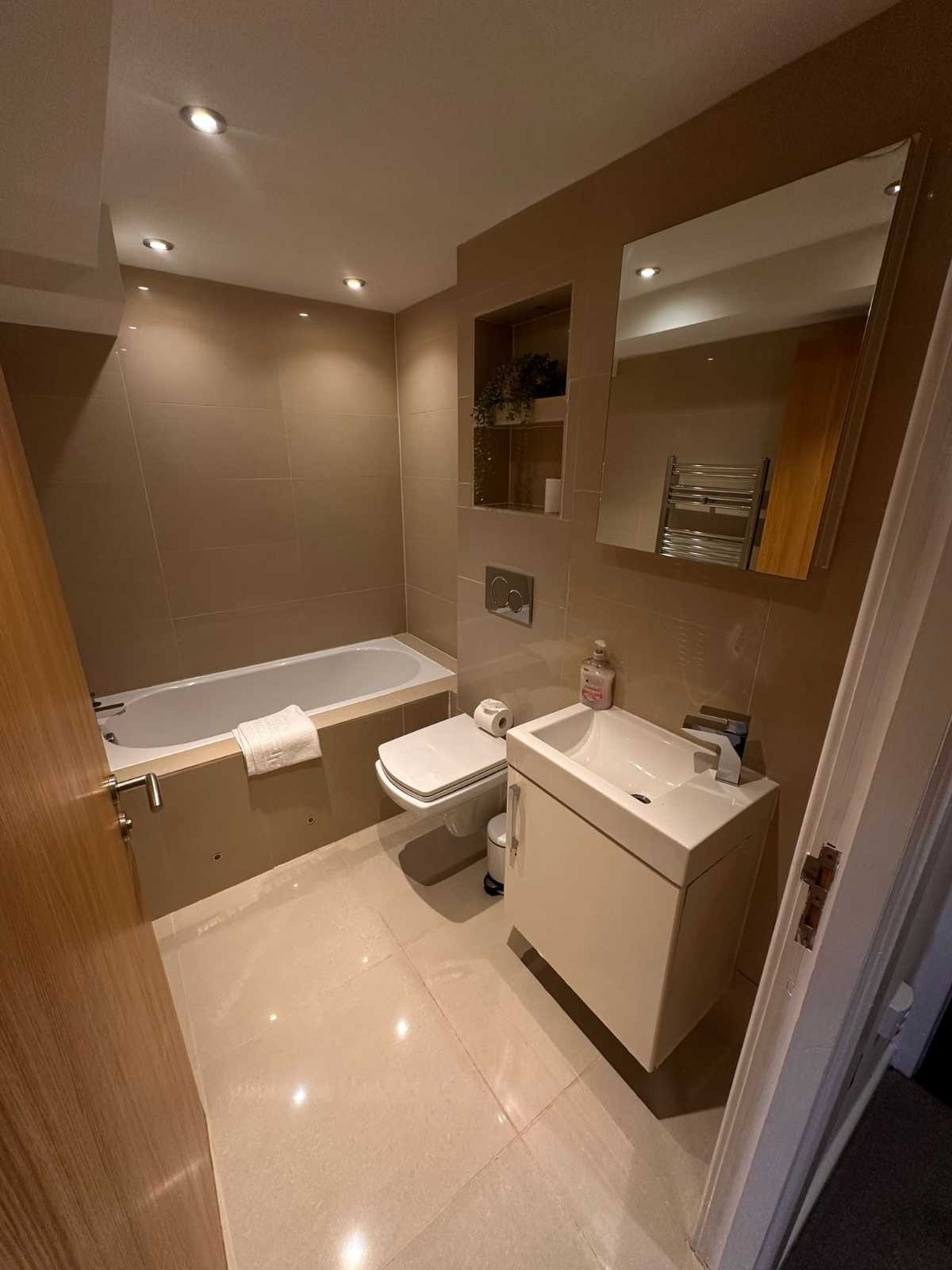 City Centre Duplex Apartment Liverpool by StaySavvy Accommodation (1) in 38 Victoria Street, Liverpool, L1 6BX, United Kingdom - Property image 33 - VivreStays