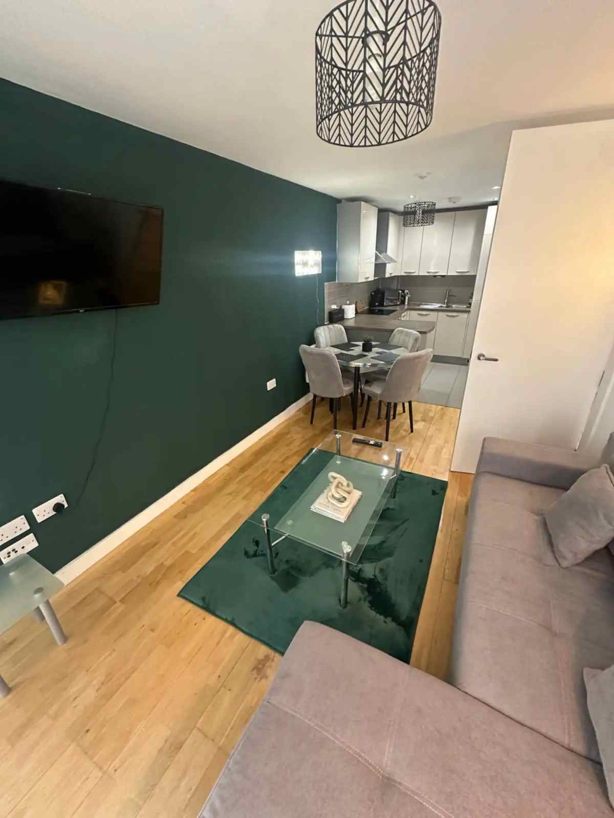 City View One Bedroom Apartment by StaySavvy Accommodation in 46 Cheapside, Liverpool, L3 2HA, United Kingdom - Property image 9 - VivreStays