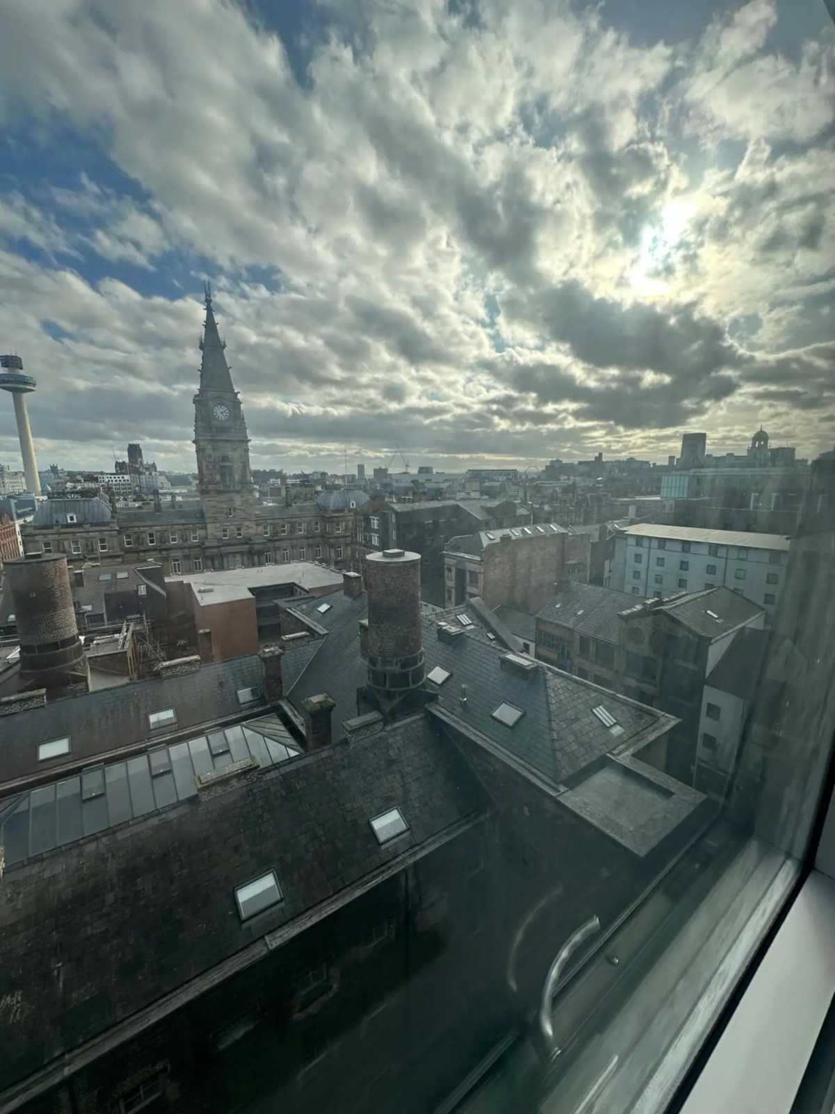 City View One Bedroom Apartment by StaySavvy Accommodation in 46 Cheapside, Liverpool, L3 2HA, United Kingdom - Property image 16 - VivreStays