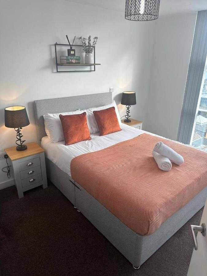 City View One Bedroom Apartment by StaySavvy Accommodation in 46 Cheapside, Liverpool, L3 2HA, United Kingdom - Property image 19 - VivreStays
