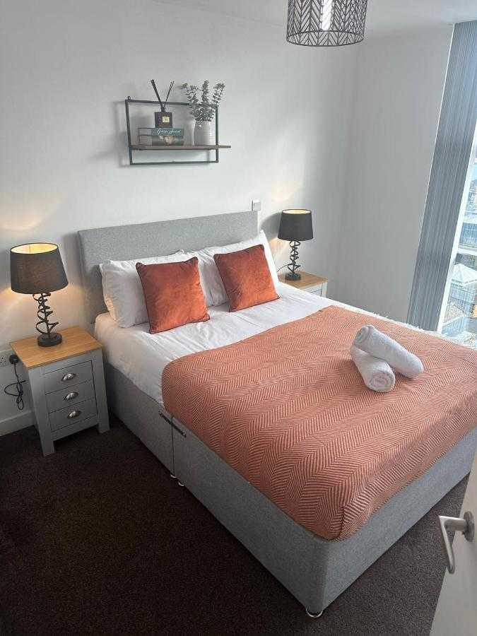 City View One Bedroom Apartment by StaySavvy Accommodation in 46 Cheapside, Liverpool, L3 2HA, United Kingdom - Property image 21 - VivreStays