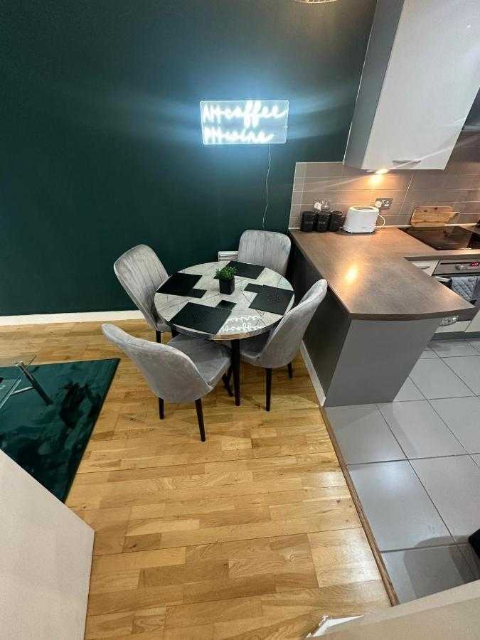City View One Bedroom Apartment by StaySavvy Accommodation in 46 Cheapside, Liverpool, L3 2HA, United Kingdom - Property image 22 - VivreStays