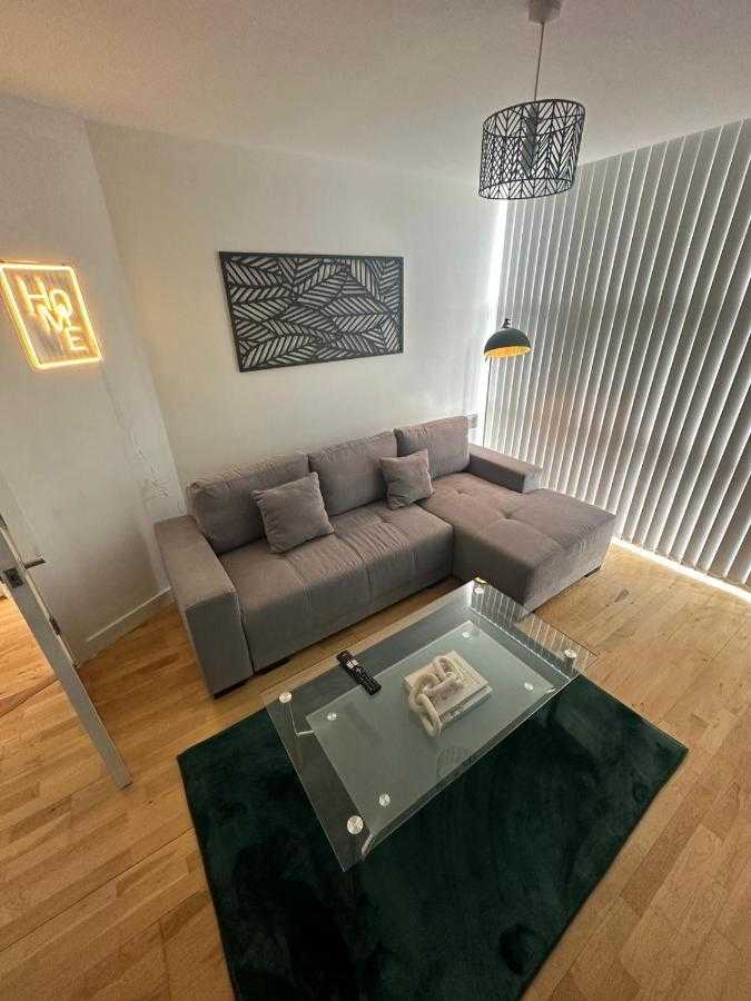 City View One Bedroom Apartment by StaySavvy Accommodation in 46 Cheapside, Liverpool, L3 2HA, United Kingdom - Property image 23 - VivreStays