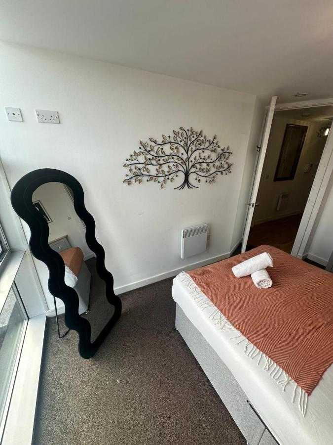 City View One Bedroom Apartment by StaySavvy Accommodation in 46 Cheapside, Liverpool, L3 2HA, United Kingdom - Property image 29 - VivreStays