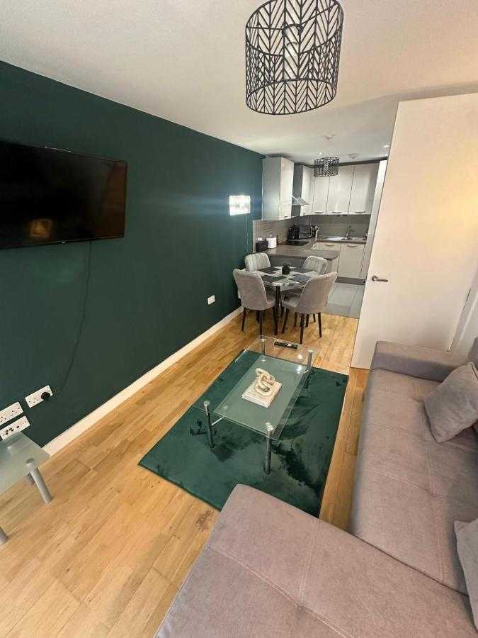 City View One Bedroom Apartment by StaySavvy Accommodation in 46 Cheapside, Liverpool, L3 2HA, United Kingdom - Property image 34 - VivreStays