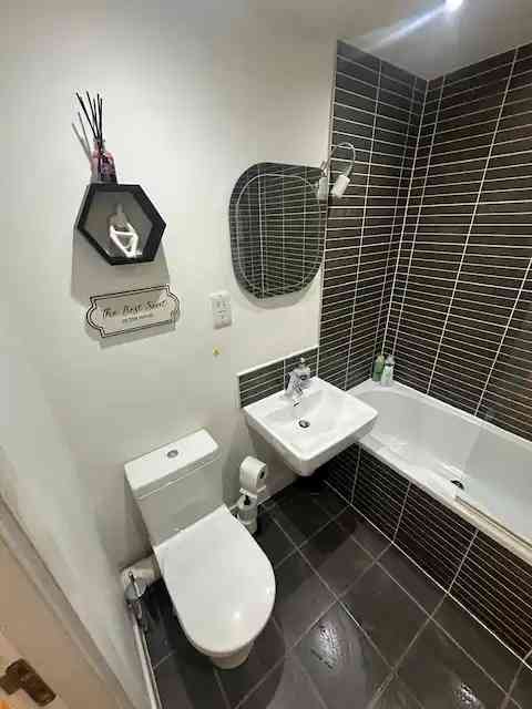 City View One Bedroom Apartment by StaySavvy Accommodation in 46 Cheapside, Liverpool, L3 2HA, United Kingdom - Property image 5 - VivreStays
