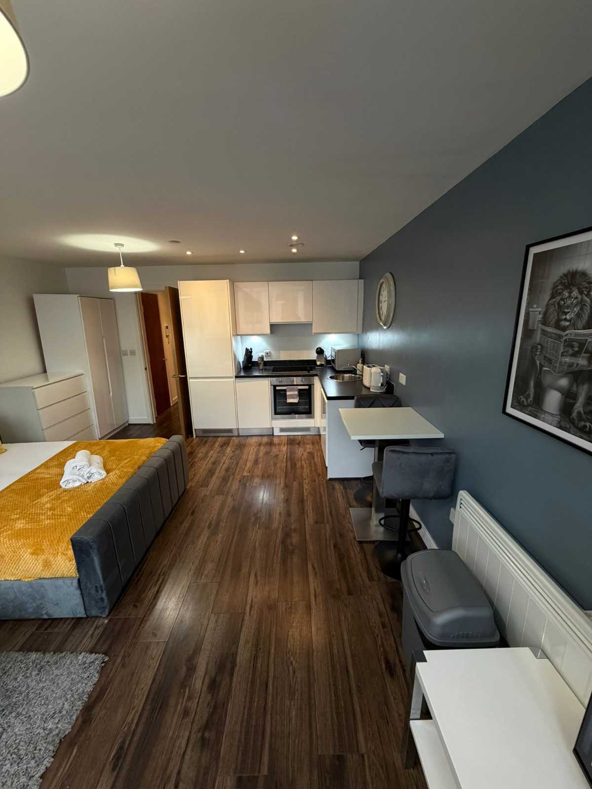 City View Studio Apartment – Liverpool by StaySavvy Accommodation in 7 The Strand, Liverpool, L2 0PP, United Kingdom - Property image 9 - VivreStays