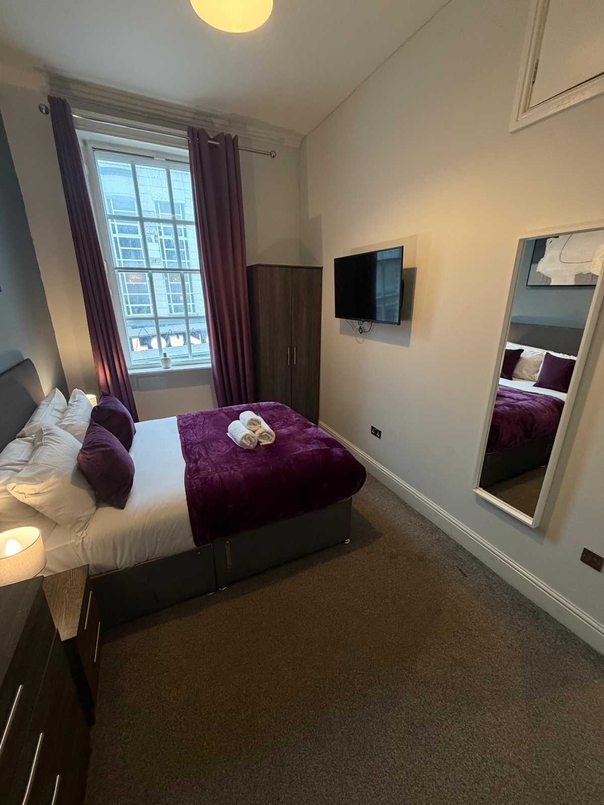 View Spacious 4BR Central Liverpool + Private Terrace Spacious 4BR Central Liverpool + Private Terrace serviced apartment - Liverpool - VivreStays