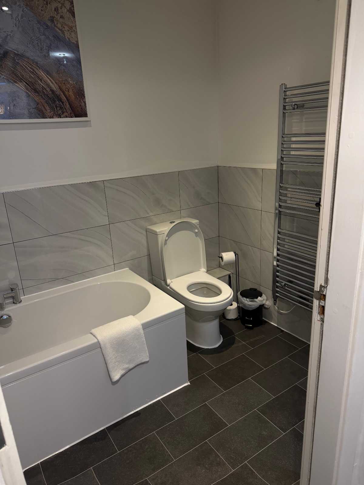 View Spacious 4BR Central Liverpool + Private Terrace in 88 Bold Street, Liverpool, L1 4HY, United Kingdom Spacious 4BR Central Liverpool + Private Terrace in 88 Bold Street, Liverpool, L1 4HY, United Kingdom - Property image 3 - VivreStays
