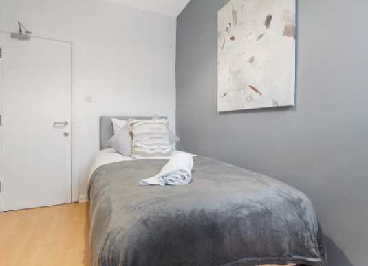 20 Mitchell Street by Mia Partners in 20 Mitchell Street, DH9 7BE - Property image 2 - VivreStays