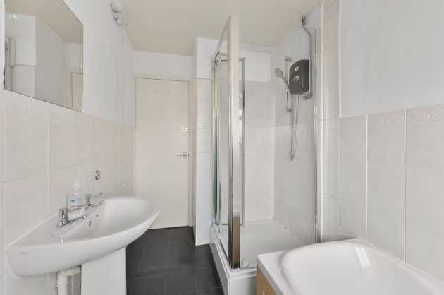 Woodleigh Gardens by Mia Partners in 115 Woodleigh Gardens, BS14 9JG - Property image 10 - VivreStays