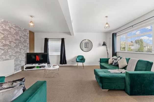 Woodleigh Gardens by Mia Partners in 115 Woodleigh Gardens, BS14 9JG - Property image 2 - VivreStays