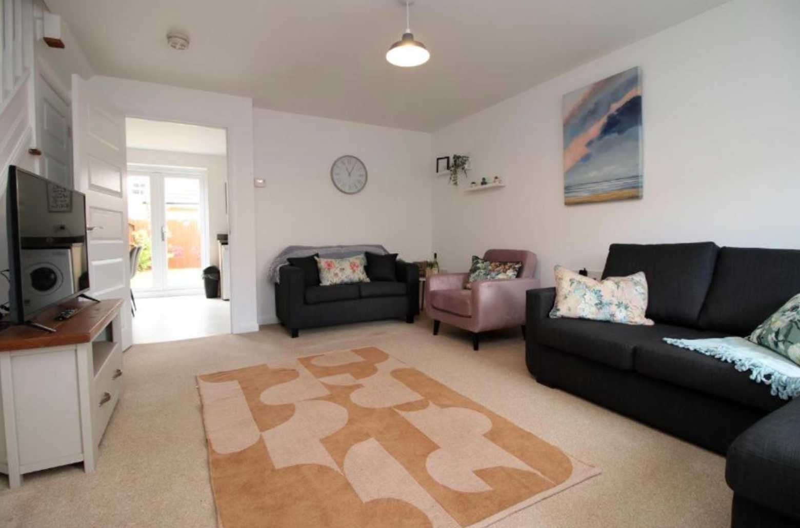 Ebbw House by Mia Partners in 25 De Haia Road, Newport, NP10 9NT, United Kingdom - Property image 2 - VivreStays