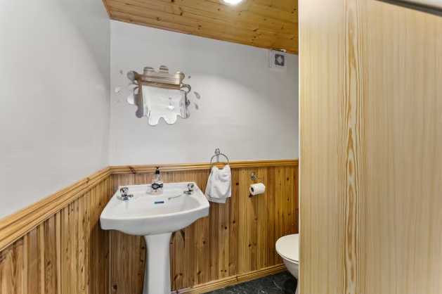 Woodleigh Gardens by Mia Partners in 115 Woodleigh Gardens, BS14 9JG - Property image 9 - VivreStays