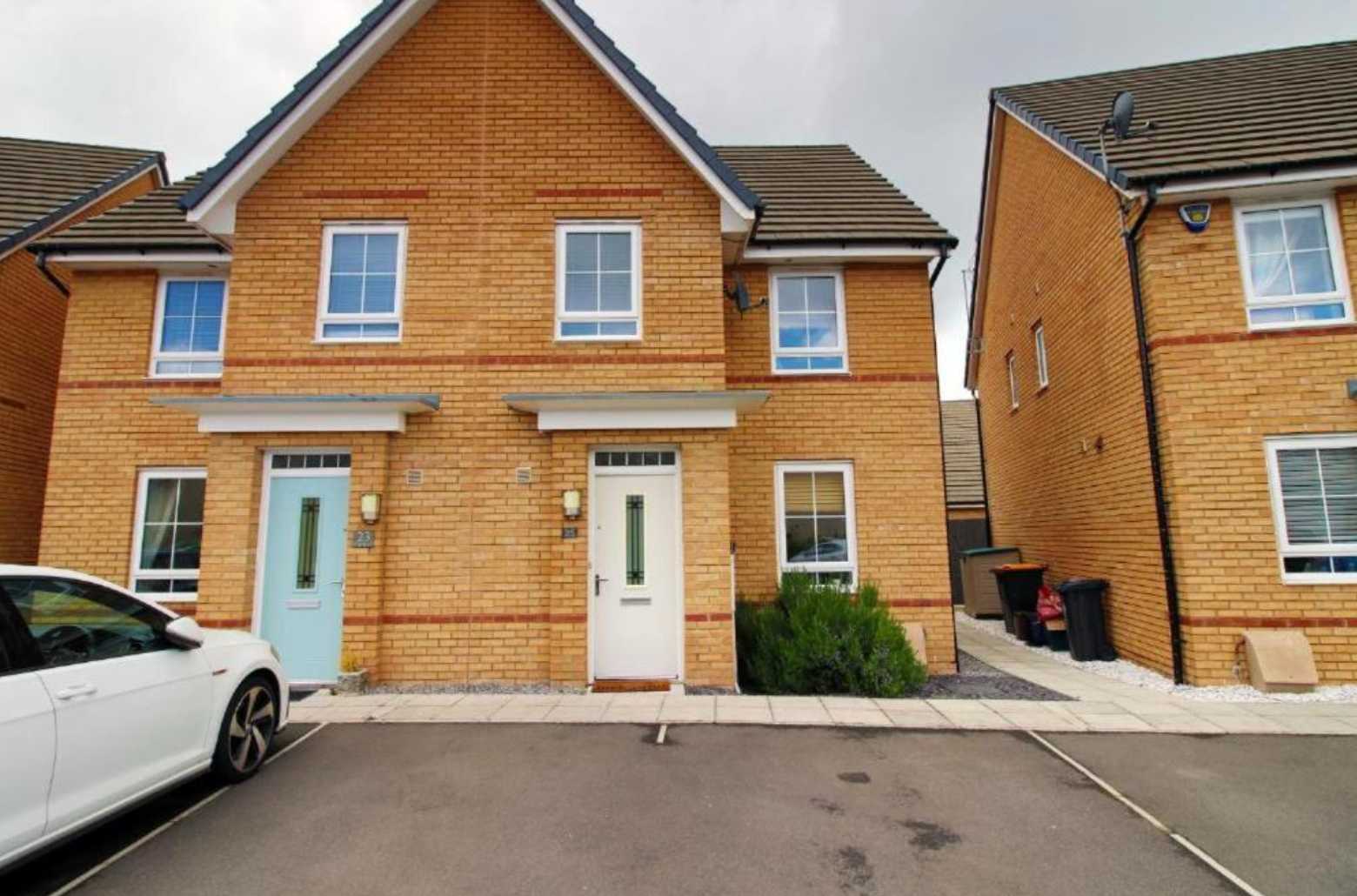 Ebbw House by Mia Partners in 25 De Haia Road, Newport, NP10 9NT, United Kingdom - Property image 16 - VivreStays