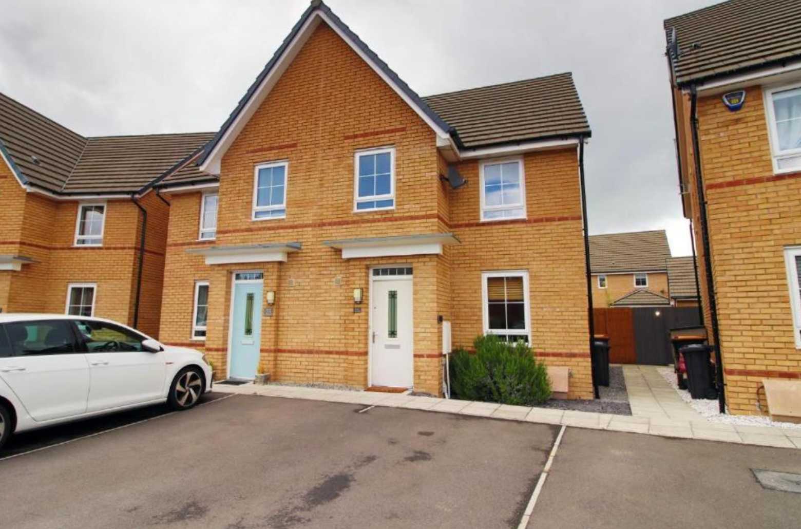 Ebbw House by Mia Partners in 25 De Haia Road, Newport, NP10 9NT, United Kingdom - Property image 17 - VivreStays