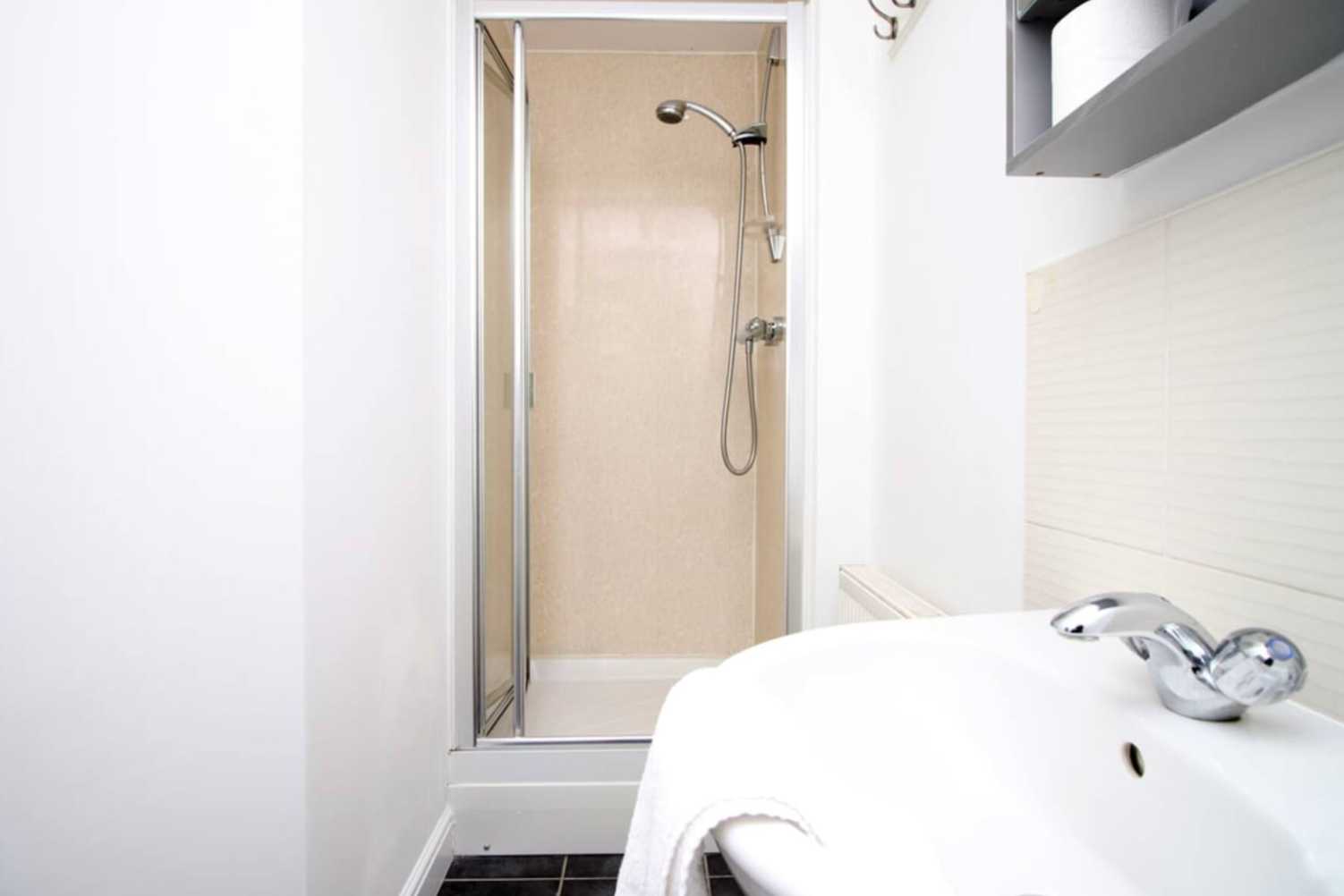 1 Alicia by Mia Partners in 1 Alicia Way, Newport, NP20 2FL, United Kingdom - Property image 14 - VivreStays
