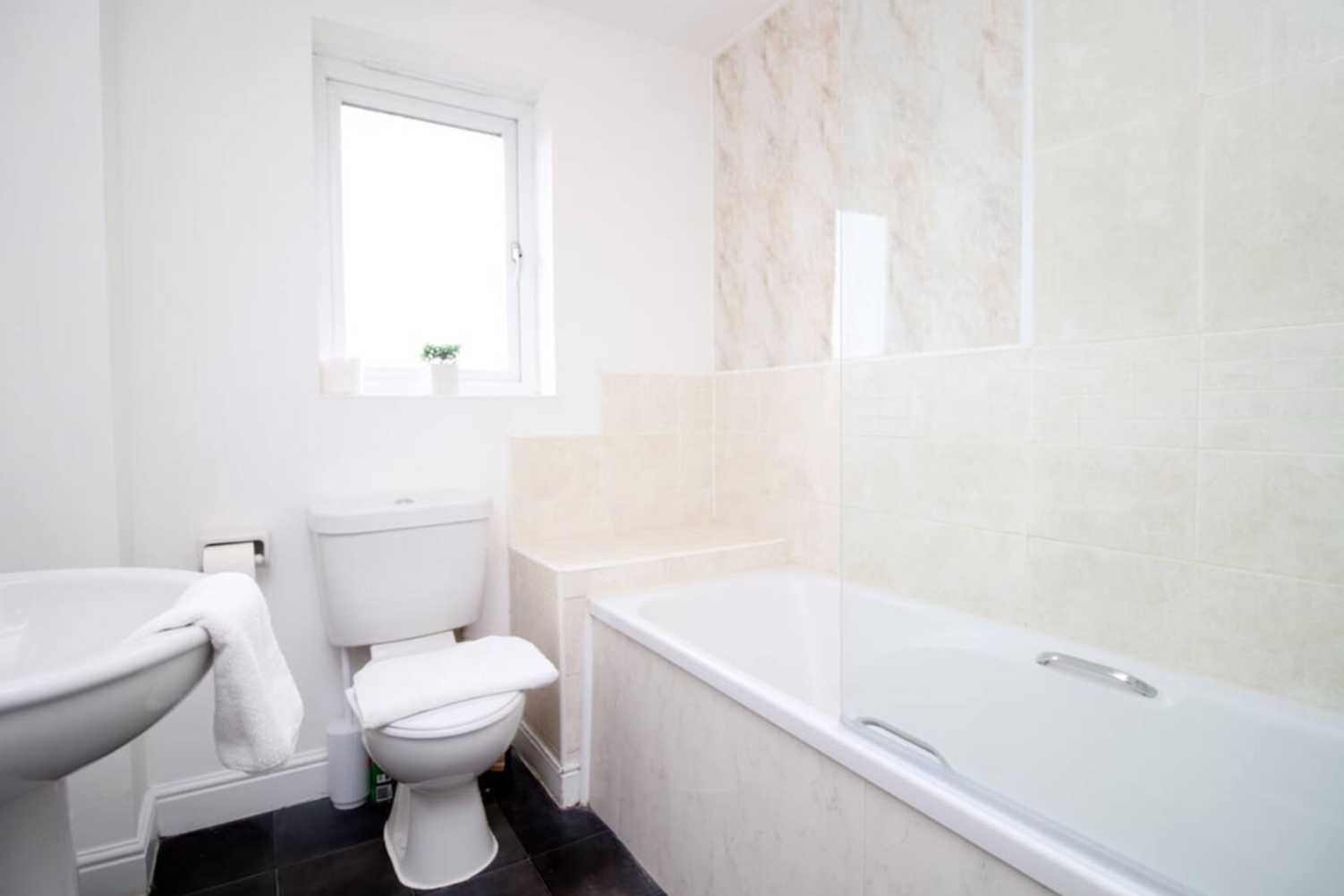 1 Alicia by Mia Partners in 1 Alicia Way, Newport, NP20 2FL, United Kingdom - Property image 15 - VivreStays