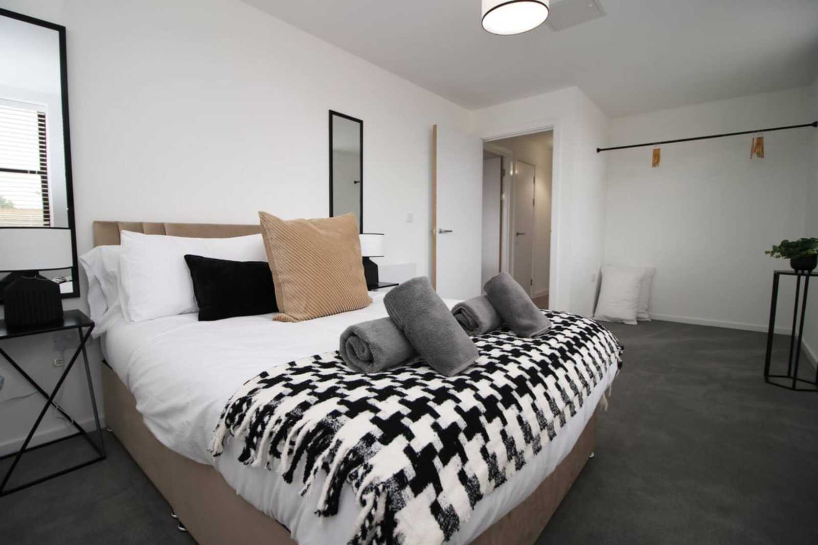 Flat 55 Waterside  Place by Mia Partners in TA1 4BT - Property image 4 - VivreStays