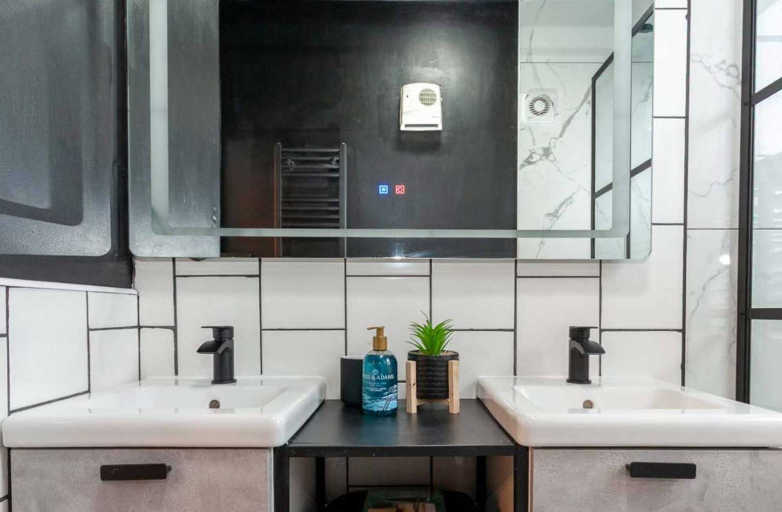 33 Lorne Street by Mia Partners in 33 Lorne Street, L7 0JP - Property image 18 - VivreStays