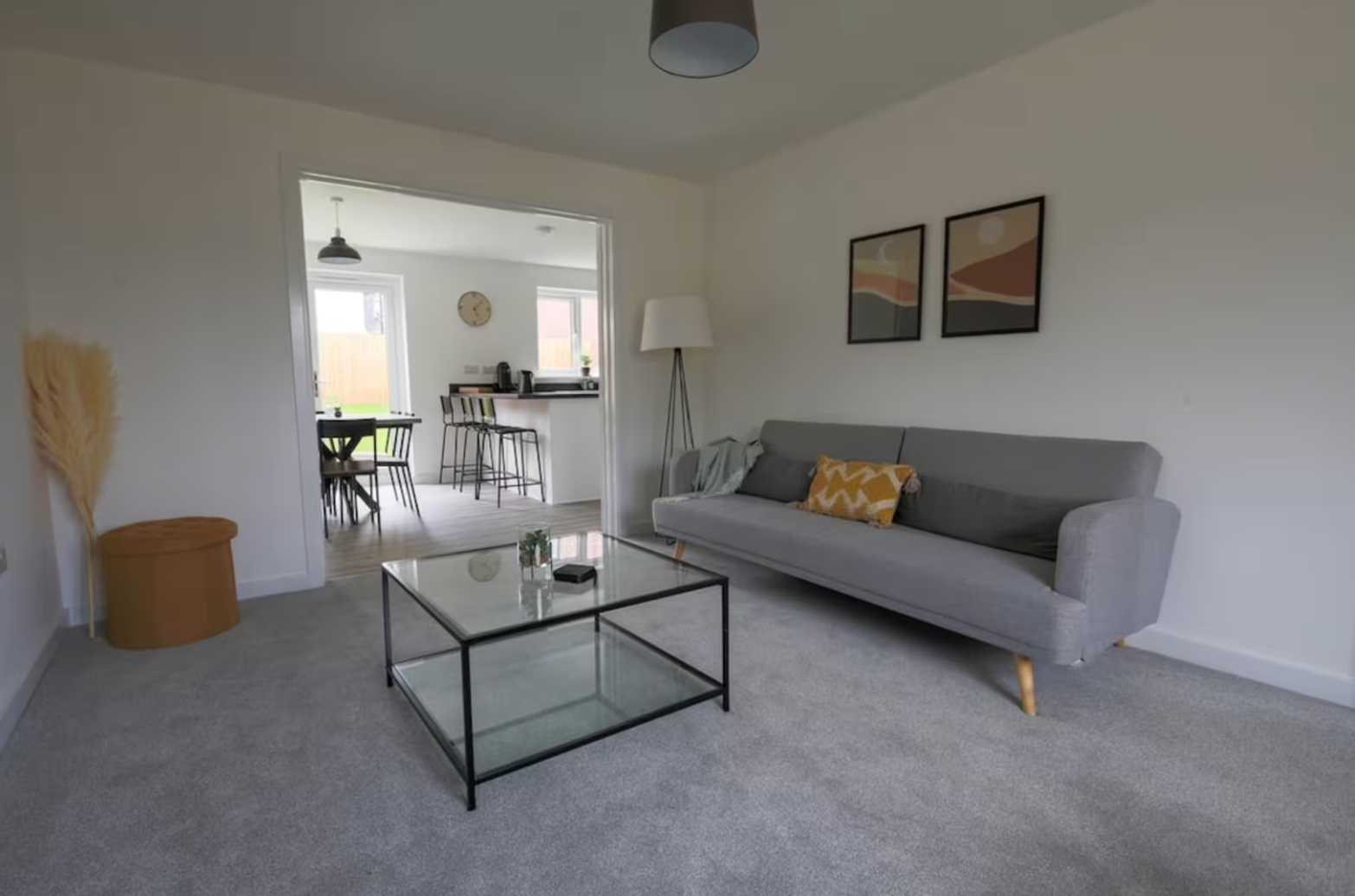 Rhodfa Hughes by Mia Partners in 25 Rhodfa Hughes, CF3 6YY - Property image 3 - VivreStays