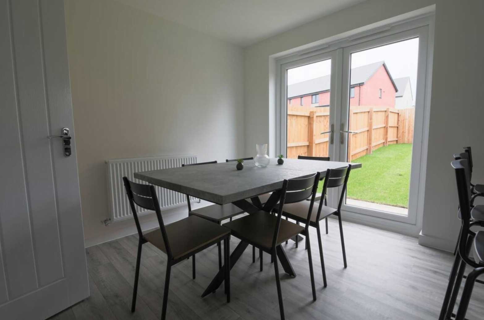 Rhodfa Hughes by Mia Partners in 25 Rhodfa Hughes, CF3 6YY - Property image 11 - VivreStays