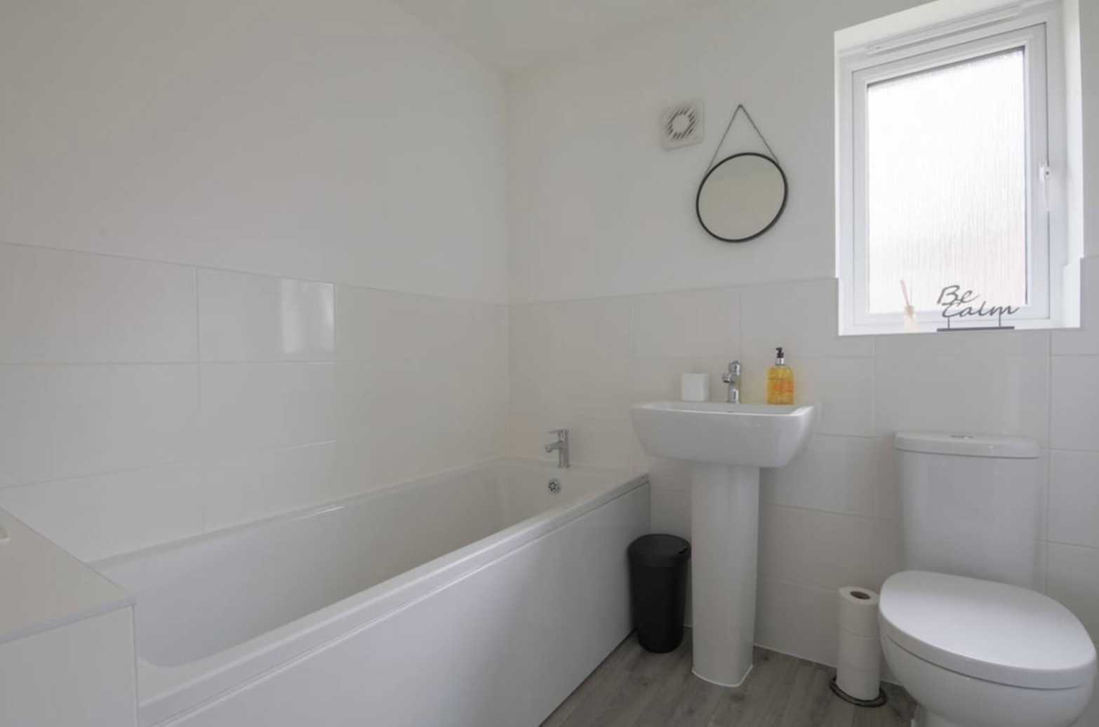 Rhodfa Hughes by Mia Partners in 25 Rhodfa Hughes, CF3 6YY - Property image 21 - VivreStays