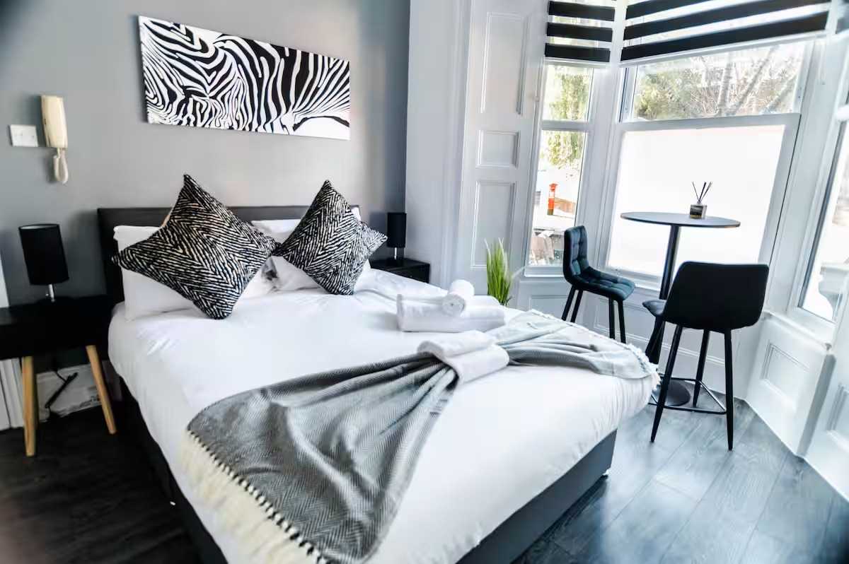 1 bed, 1 bath studio | GF | FREE on-street parking | Fairbridge Road N19 in N19 3HU, London, Greater London, England, United Kingdom - Property image 7 - VivreStays