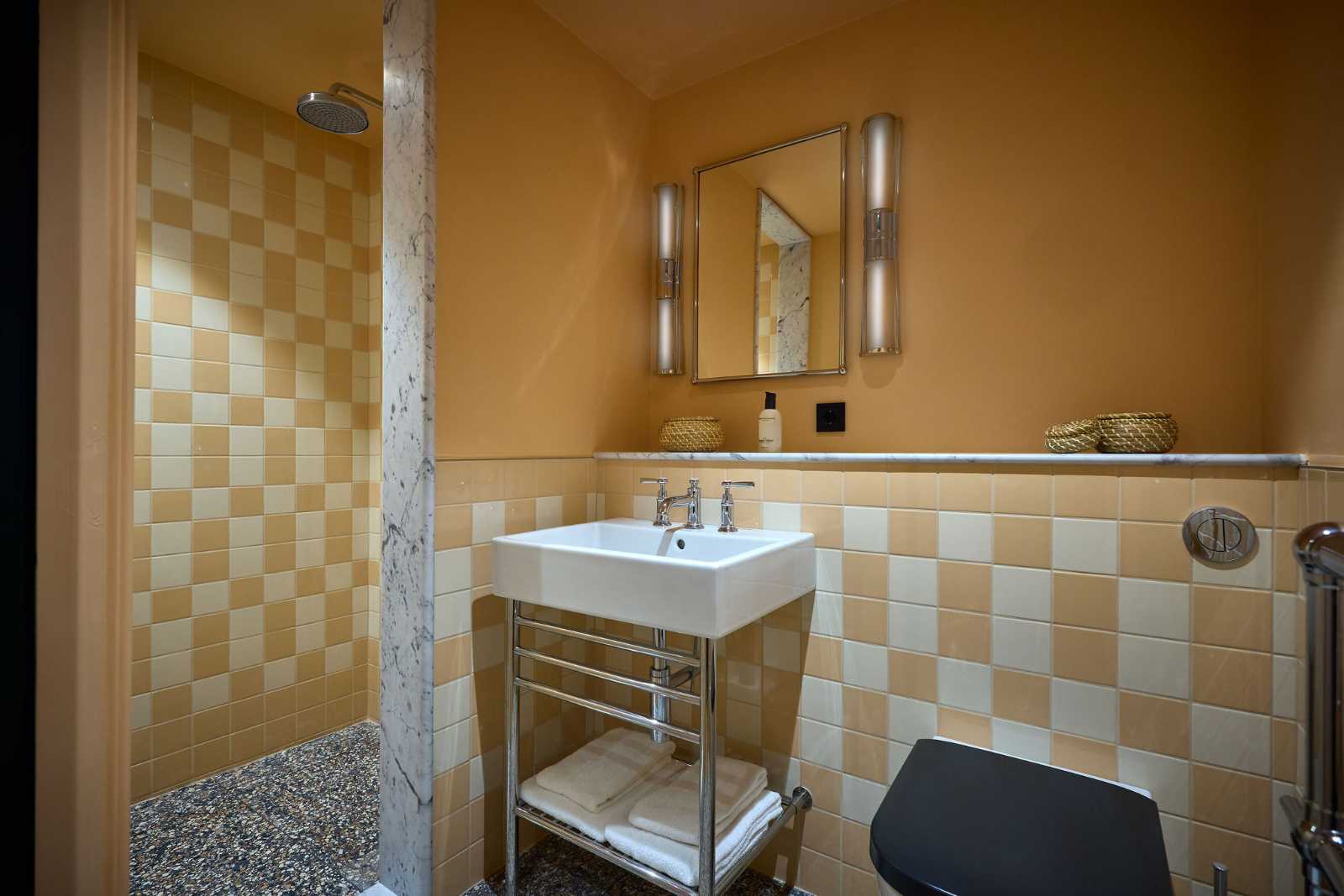 The July London Victoria - Studio Apartments in 282 Vauxhall Bridge Road, Westminster, London, SW1V 1BB, United Kingdom - Property image 3 - VivreStays