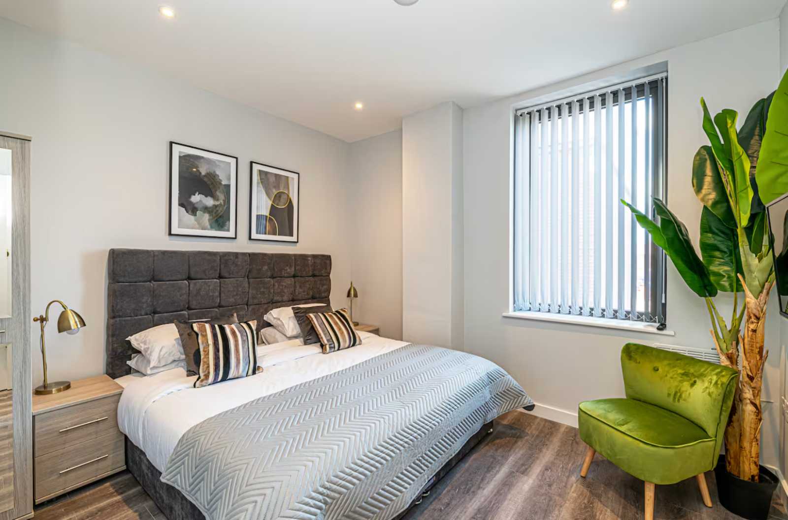 Flat 1, Swiss Life House by Mia Partners in 16 Crosby Road North, Waterloo, Liverpool, L22 0AD, United Kingdom - Property image 6 - VivreStays