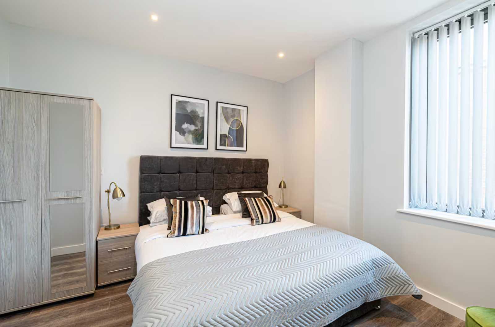Flat 1, Swiss Life House by Mia Partners in 16 Crosby Road North, Waterloo, Liverpool, L22 0AD, United Kingdom - Property image 7 - VivreStays