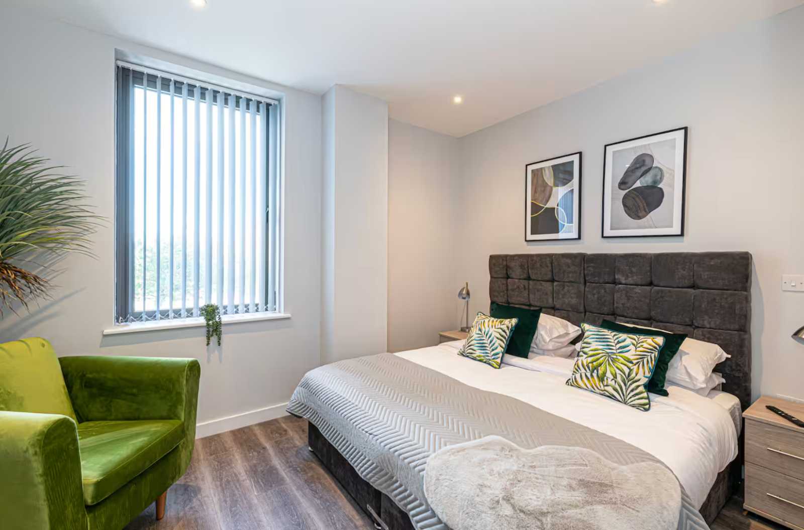 Flat 1, Swiss Life House by Mia Partners in 16 Crosby Road North, Waterloo, Liverpool, L22 0AD, United Kingdom - Property image 8 - VivreStays