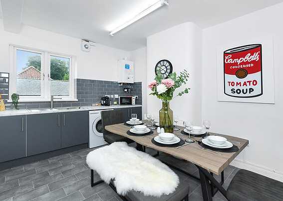 View Queen Street by Mia Partners in 11 Queen Street, NG25 0AA Queen Street by Mia Partners in 11 Queen Street, NG25 0AA - Property image 4 - VivreStays